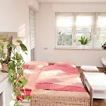 Spacious And Central Apartment